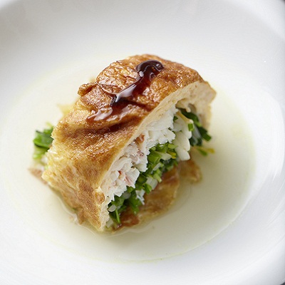 Crab and snow pea omelette roulade